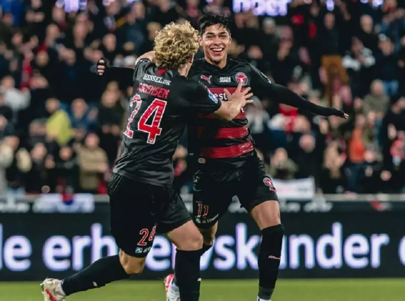 Fenerbahce khó thắng đậm trước Sturm Graz